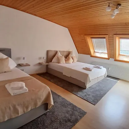 Am - Terrasse - Kachelofen In Ruhiger Lage Nahe *